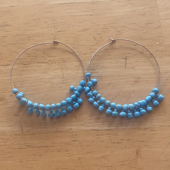 Turquoise colored beaded hoop earrings. Very lightweight - Picture 1 of 6